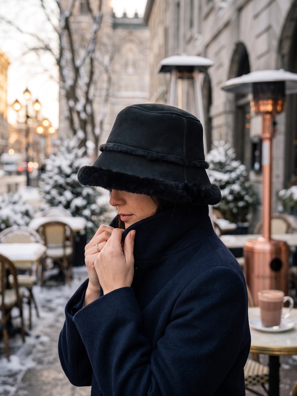 New Harssidanzar Black Lambskin Shearling Bucket Hat